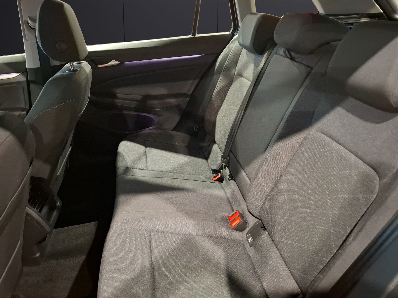 Fahrzeugabbildung Volkswagen Golf VIII Variant eTSI Life DSG LEDplus Navi AID