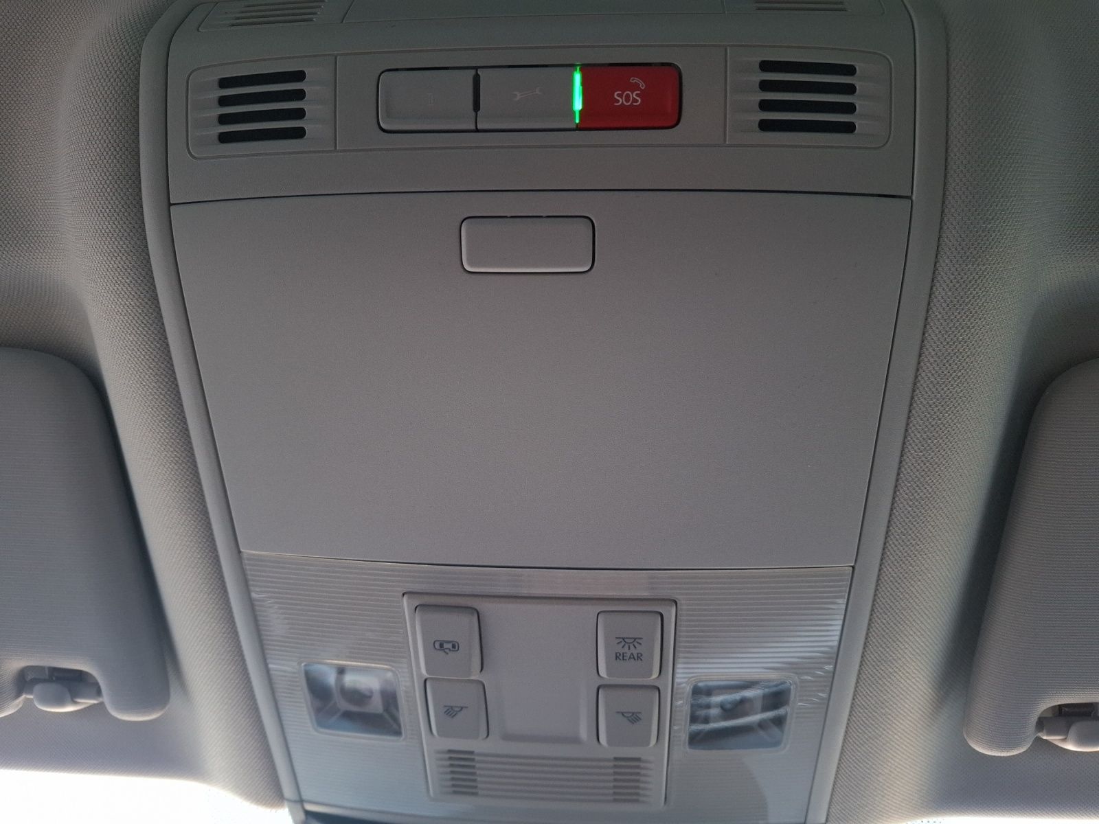 Fahrzeugabbildung Volkswagen Passat Variant TSI DSG AHK LED Navi ACC PDC SH L