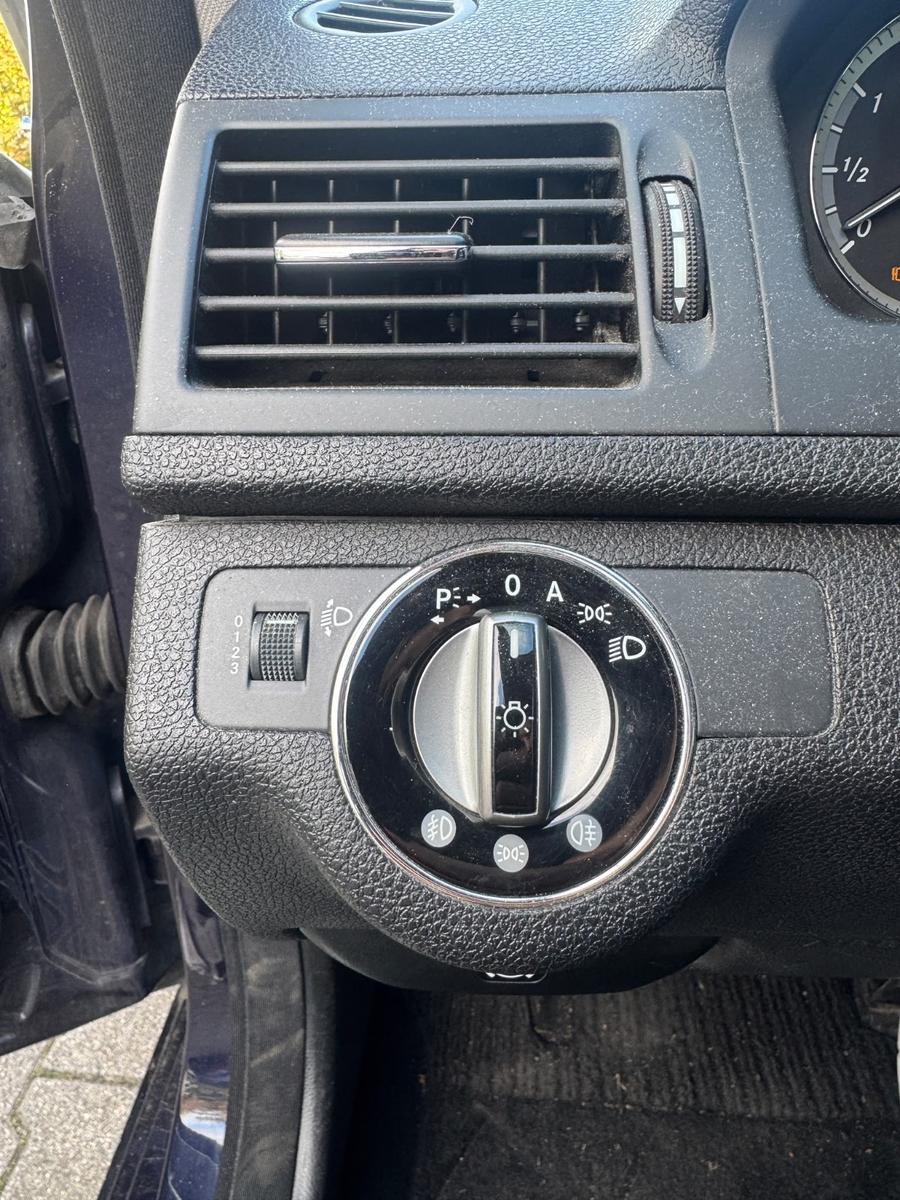 Mercedes-Benz C200 2008 — photo 12