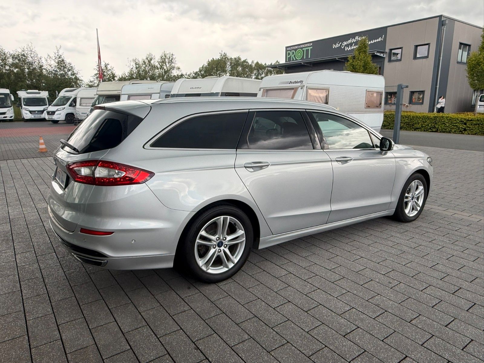 Fahrzeugabbildung Ford Mondeo Turnier Titanium