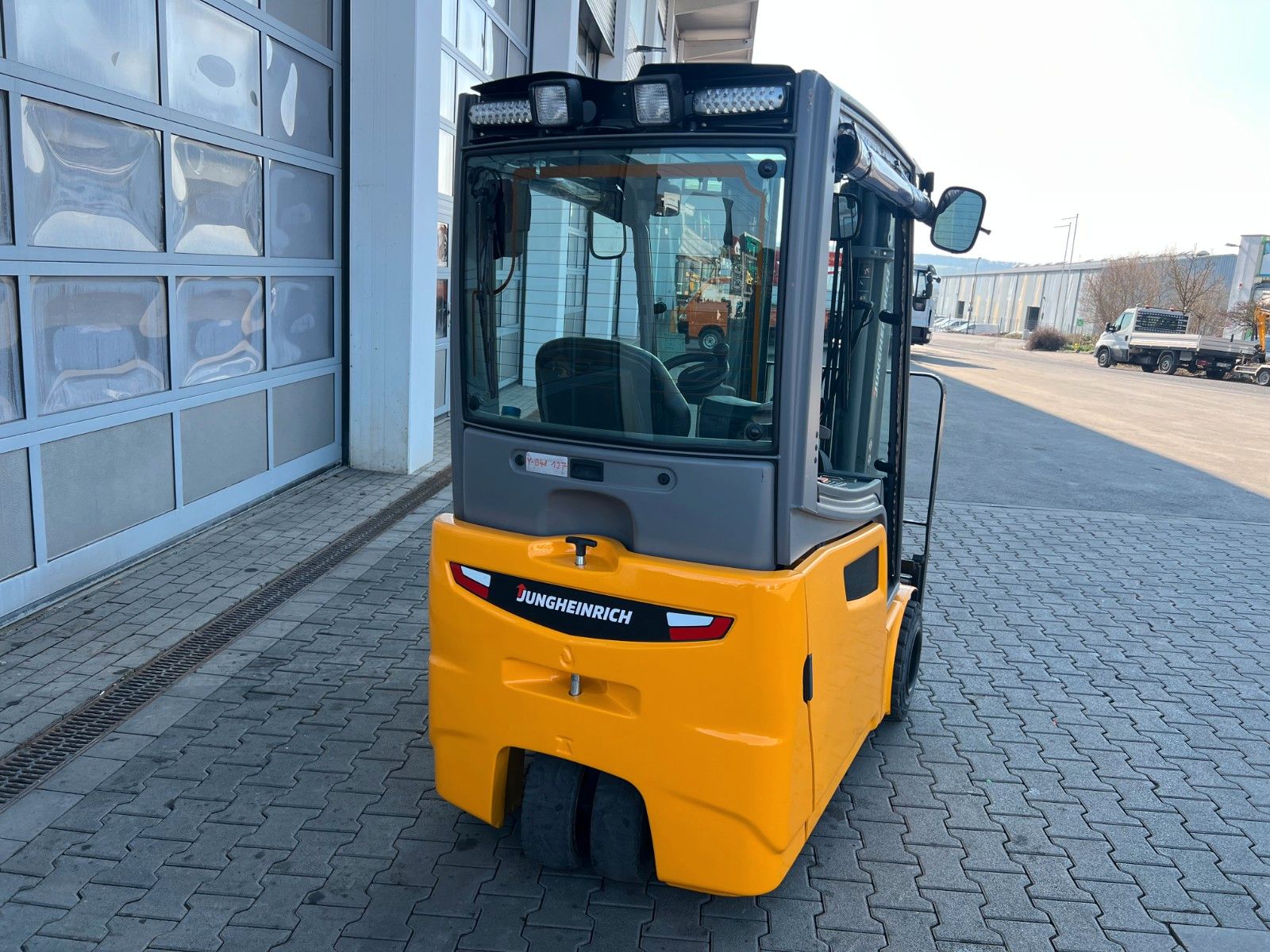 Fahrzeugabbildung Jungheinrich EFG 218 / Triplex 4.30m / SS / nur 1.738h