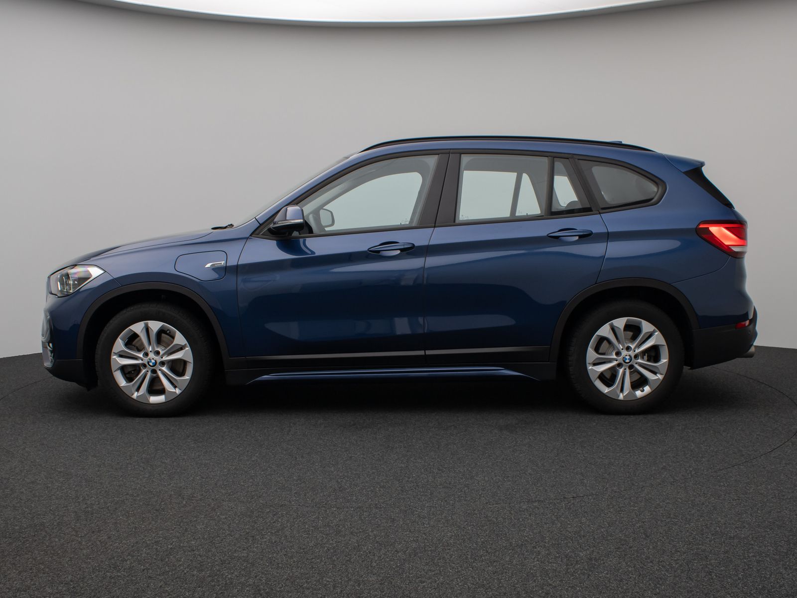 Fahrzeugabbildung BMW X1 xD25e Sport Line Kamera DAB Geschwindigkeitsr