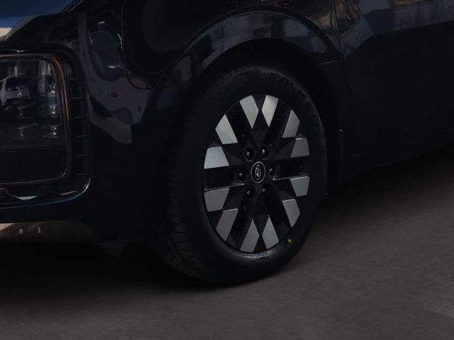 Fahrzeugabbildung Hyundai STARIA Signature 4WD 7-Sitzer PANO+AHK+GARANTIE