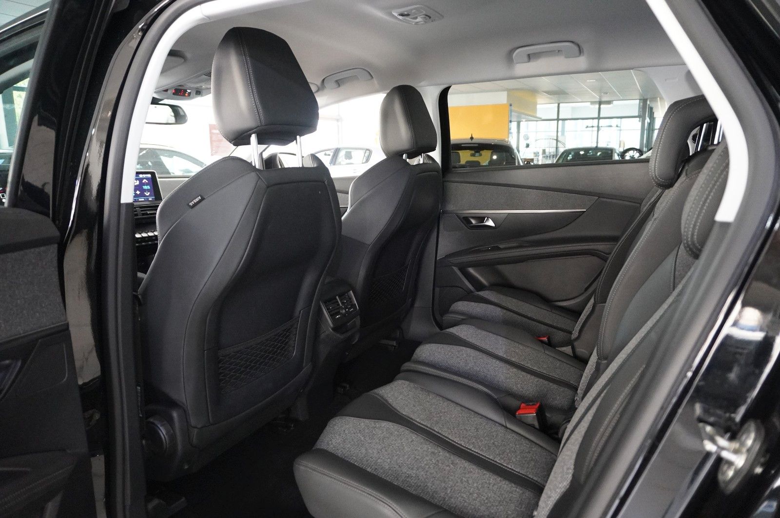 Fahrzeugabbildung Peugeot 5008 1.5D ALLURE NAVI/LED/KAMERA/VIRT/SH/DAB/AHK