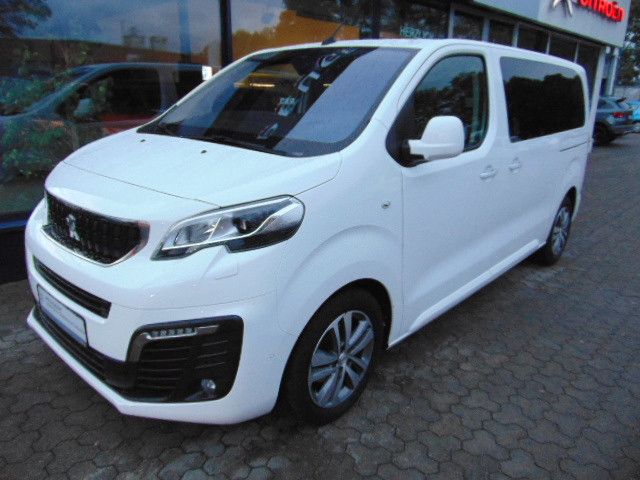 Fotografie des Peugeot Traveller