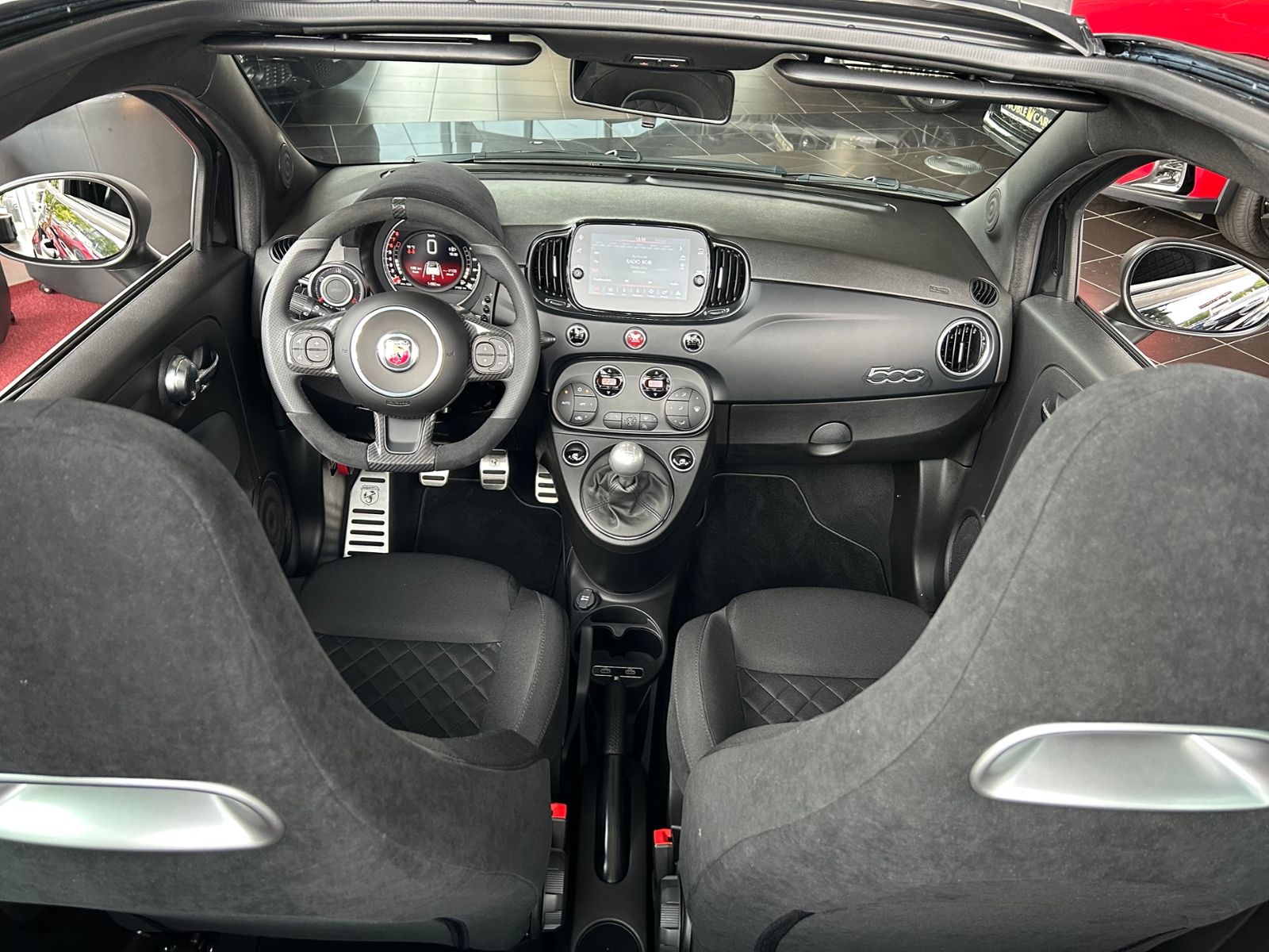 Fahrzeugabbildung Abarth 695 C KLIMA NAVI ALU 17 "  Nur  1450  km