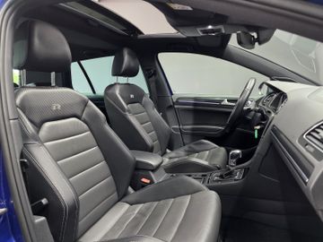 Volkswagen Golf - 10