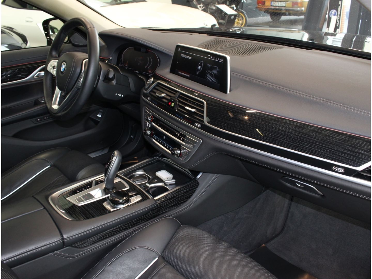 Fahrzeugabbildung BMW 740 d xDrive Laserlicht Standhzg.*HUD*Laser