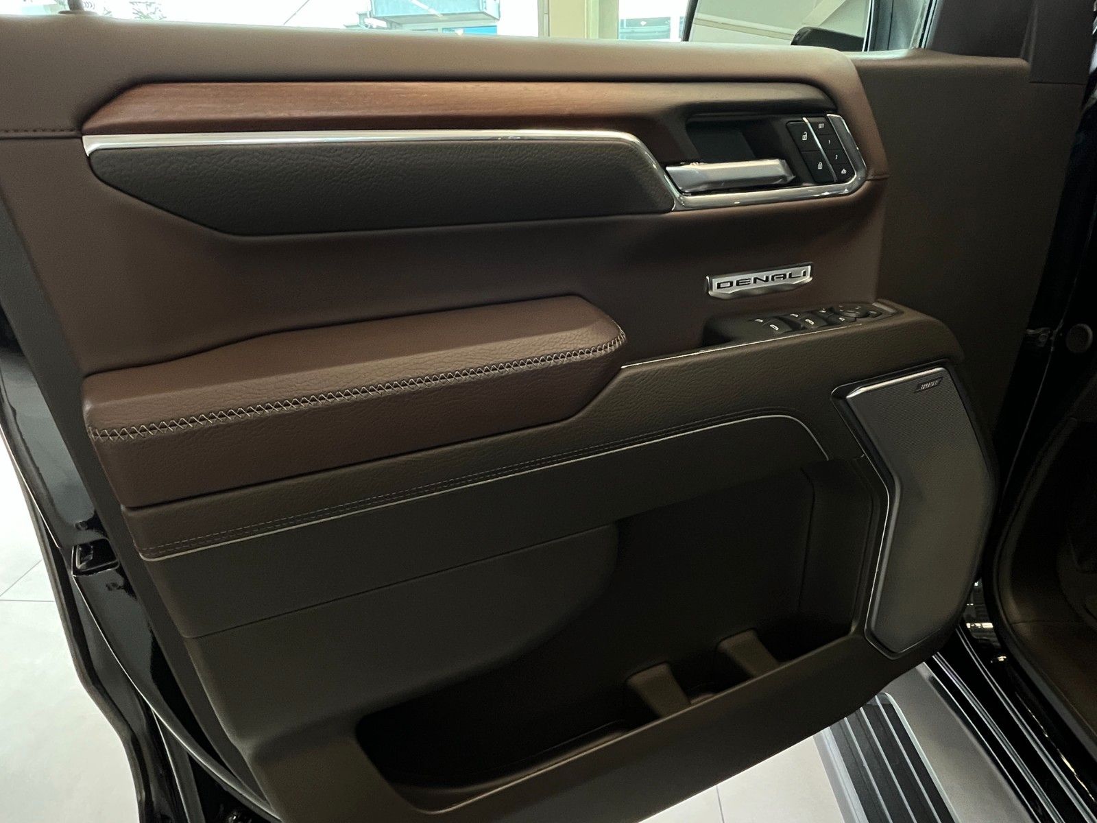 Fahrzeugabbildung GMC Sierra 1500 Denali Black 6.2 LPG*HeadUp*360°