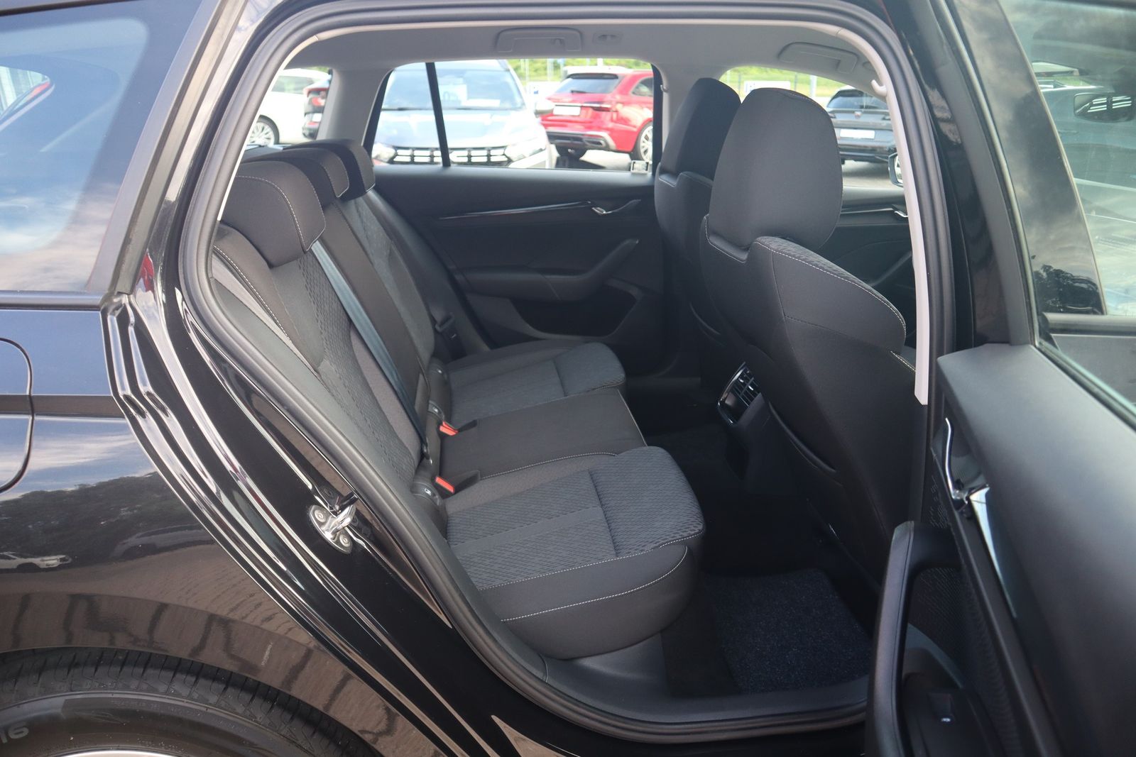 Skoda Octavia Combi 1.0 TSI Ambition LED Navi DAB PDC foto 25