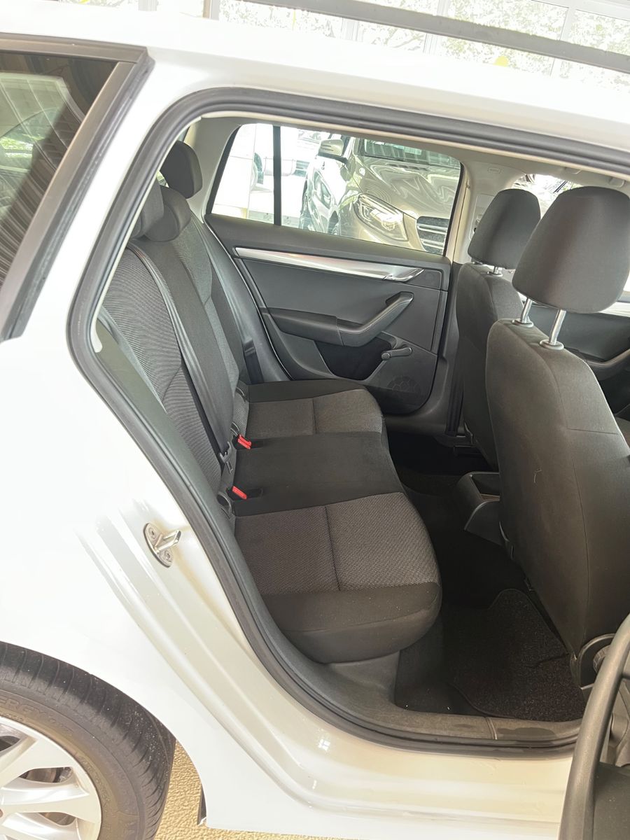 Fahrzeugabbildung SKODA Octavia Combi Active