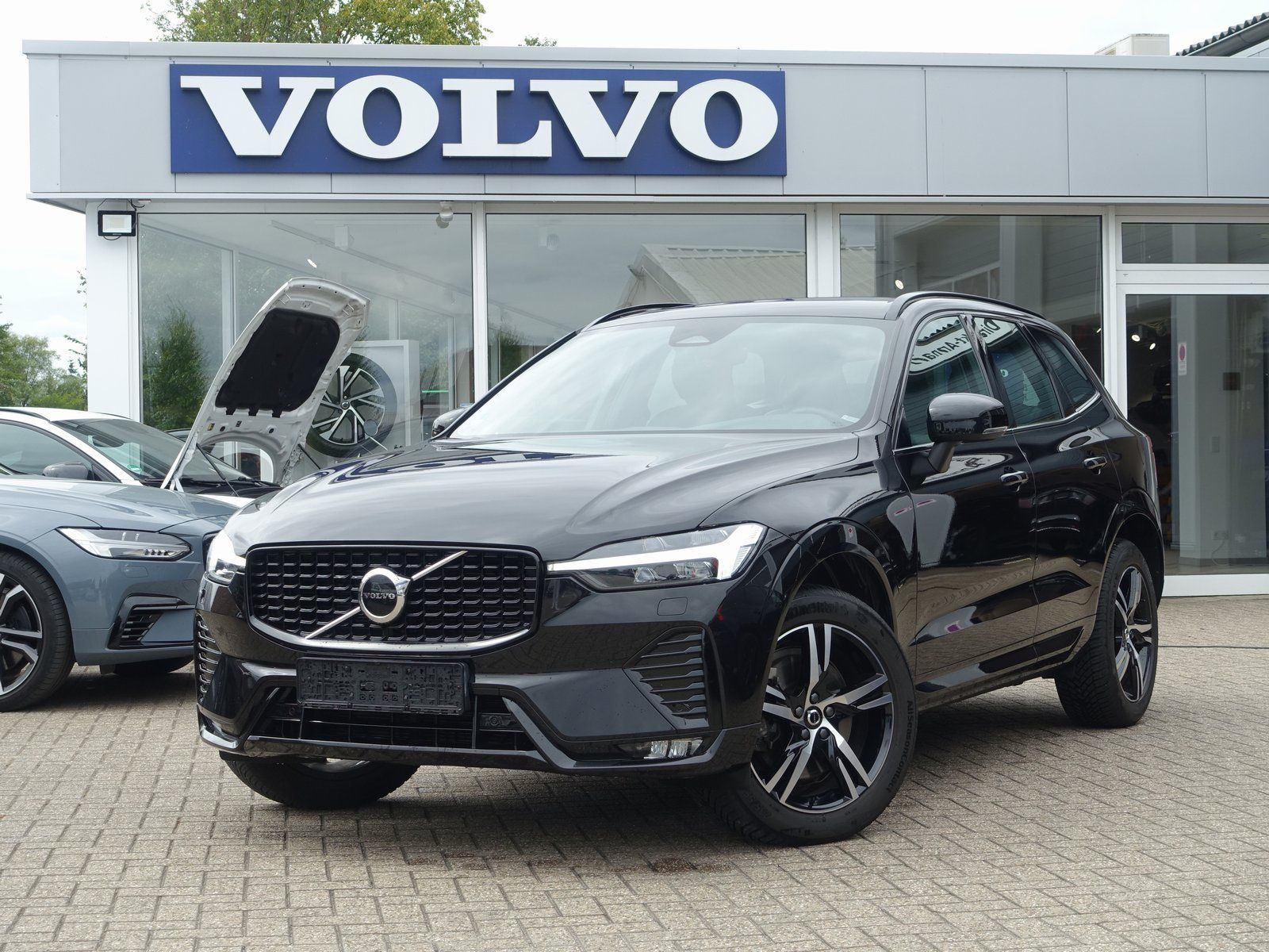 Volvo XC60 B4 Diesel R-Design 2WD Panorama H&K AHK LED