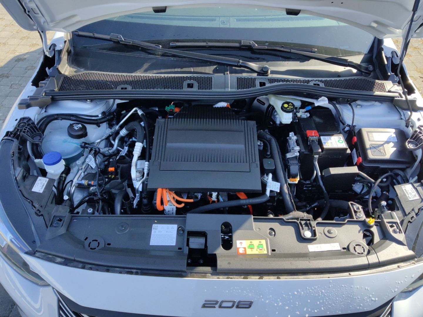 Peugeot e-208 - Bild 14