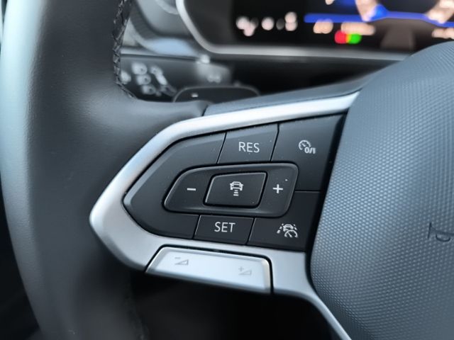 Fahrzeugabbildung Volkswagen T-Cross 1.0 TSI DSG R-Line LED IQ.LIGHT NAVI