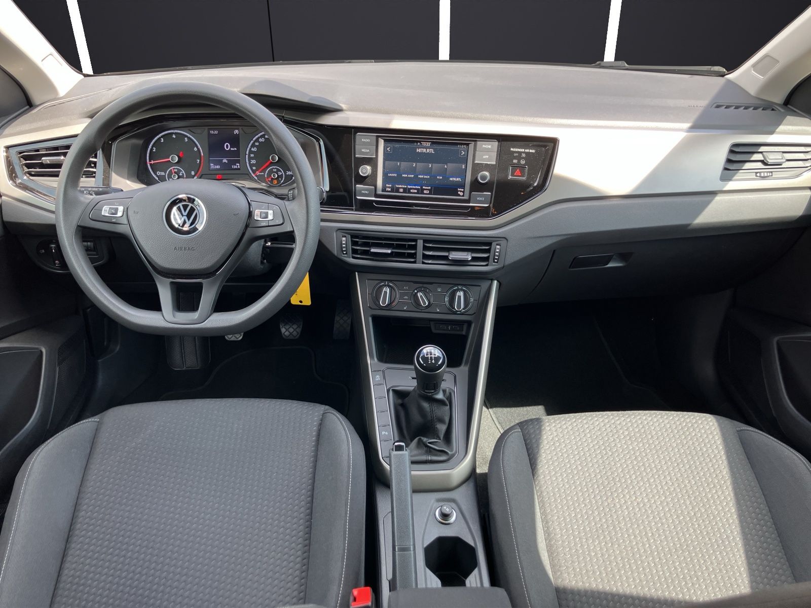 Fahrzeugabbildung Volkswagen Polo 1.0 Comfortline Klima DAB PDC SH