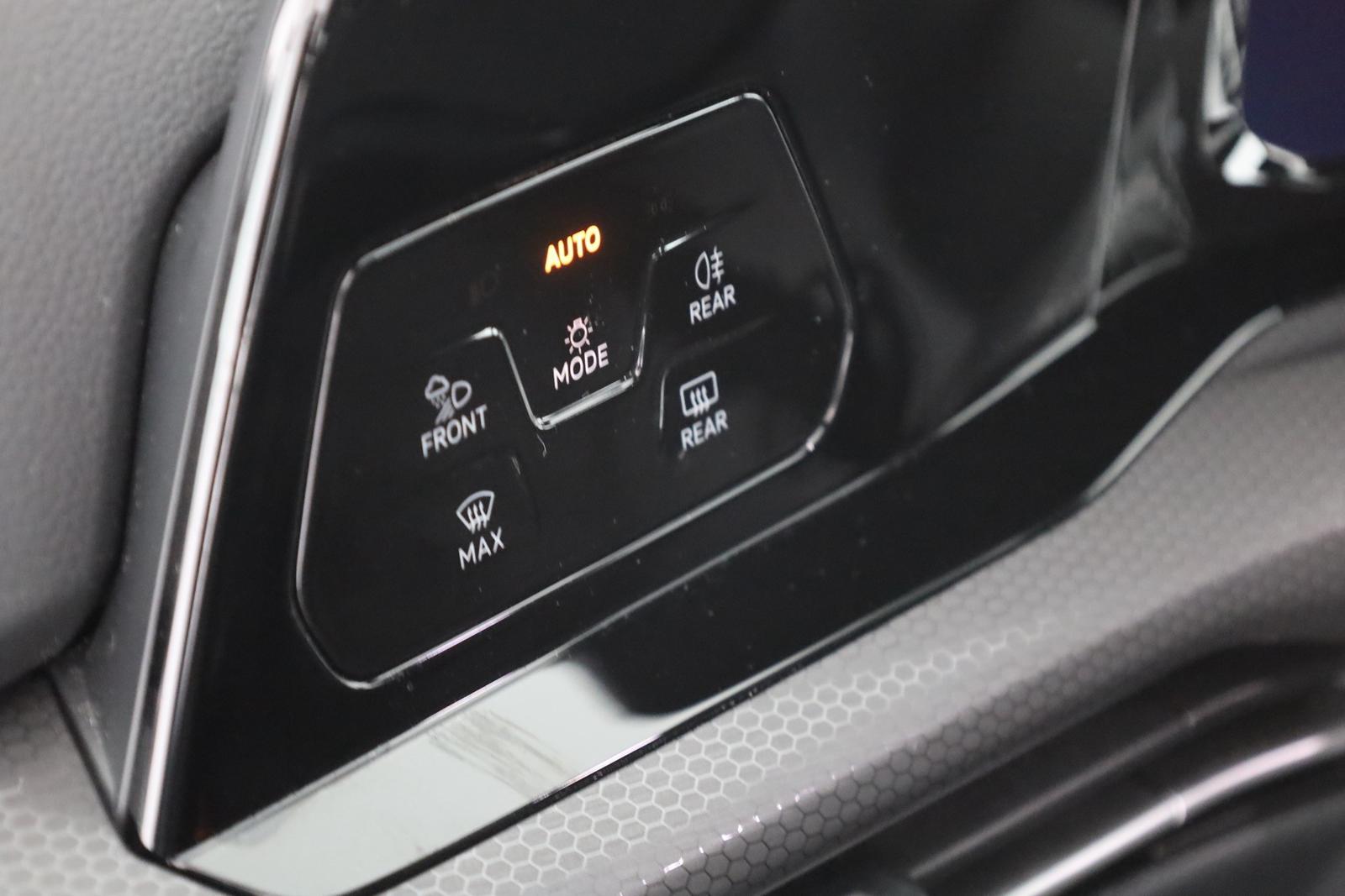 Volkswagen Golf VIII 2.0 GTI LED Navi AHK Winterpaket DAB, миниатюра 20