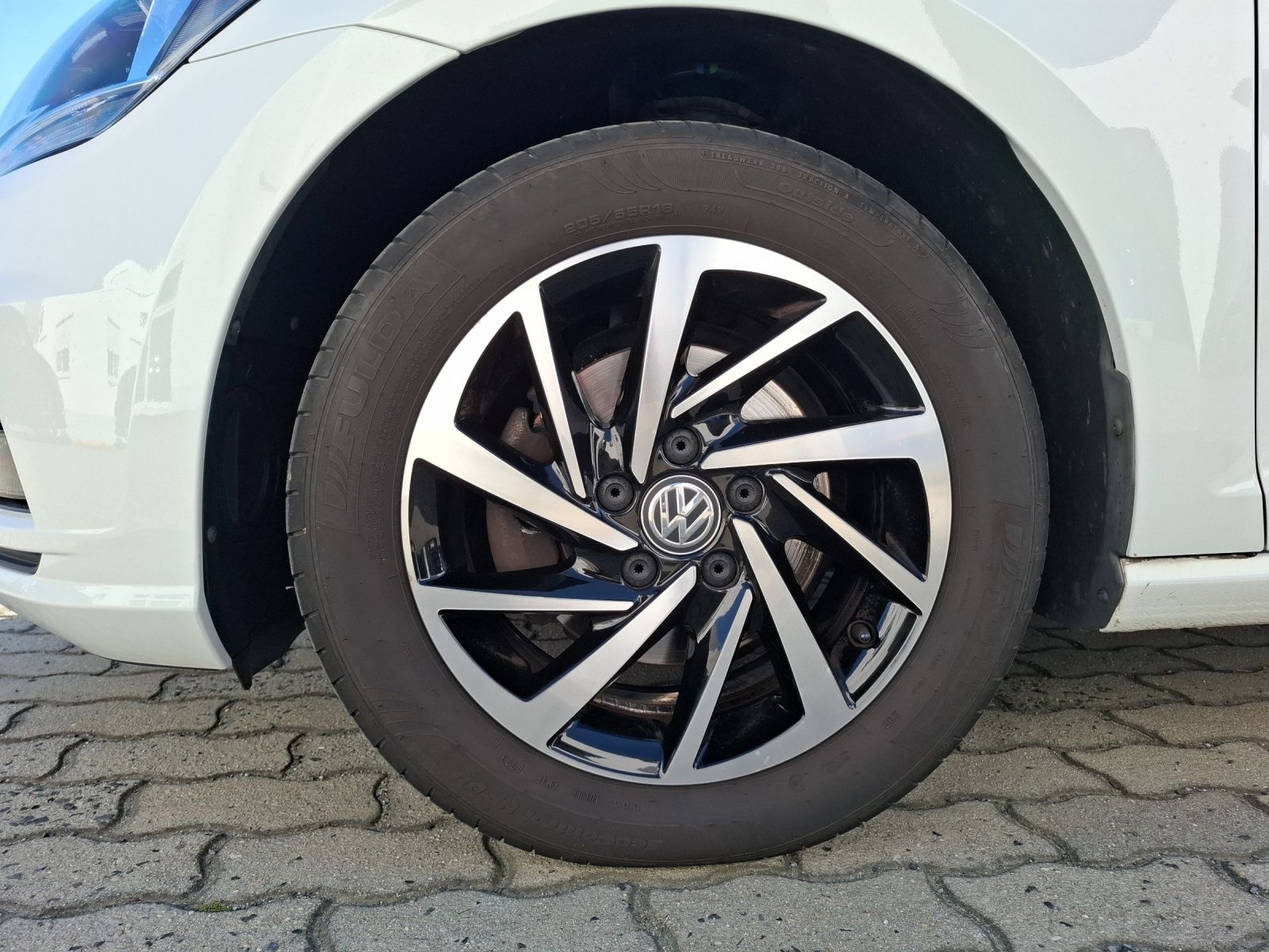 Fahrzeugabbildung Volkswagen Golf VII Variant TDI Join AHK Navi Climatronic P