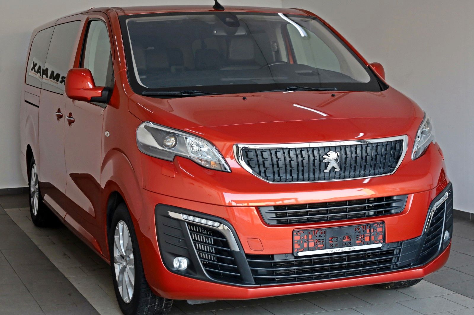 Fahrzeugabbildung Peugeot Traveller Allure L3 8 Sitzer,Leder,Navi,LED,AHK