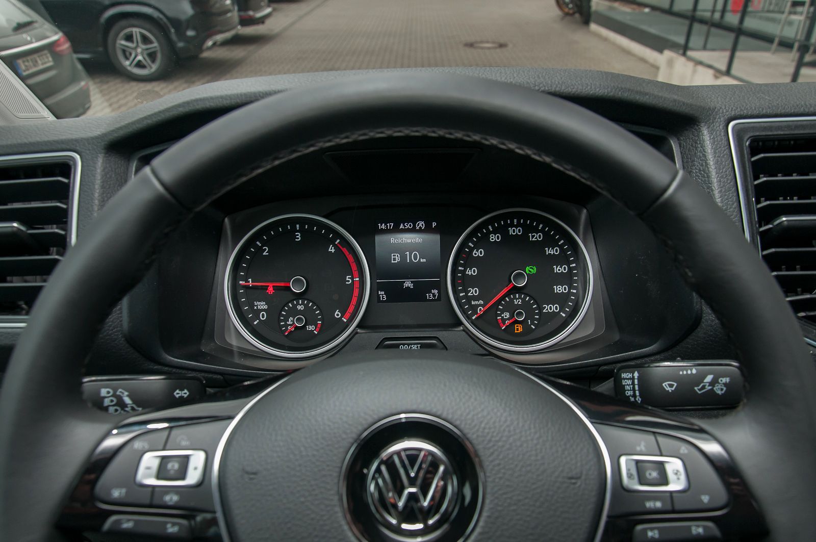 Fahrzeugabbildung Volkswagen Grand California 680 130kw 4490mm 3,5t zGM FWD 2