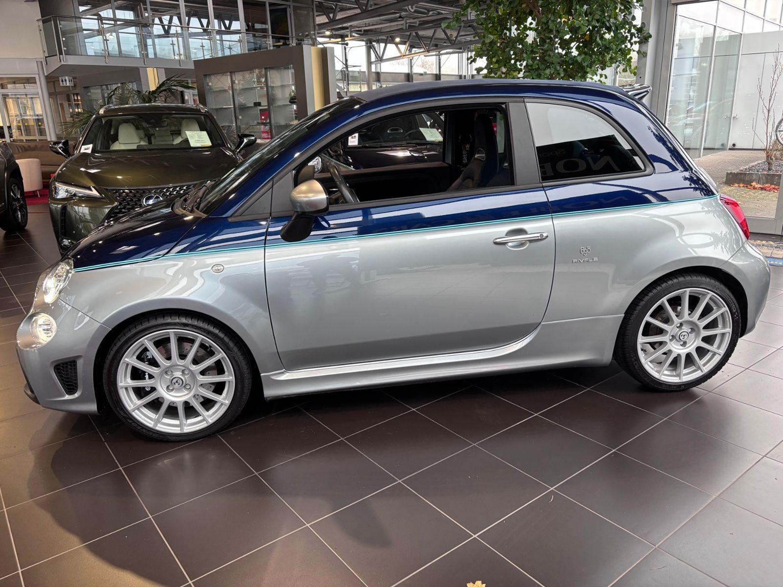 Fahrzeugabbildung Abarth 695C  Rivale  XENON LEDER ALU