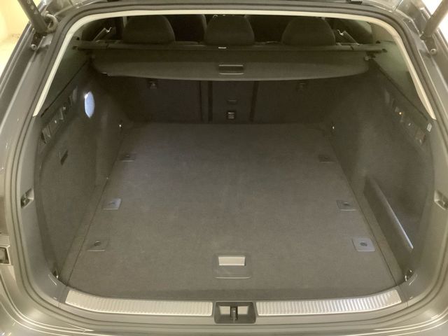 Superb Combi Selection110 kw TDI AHK NAVI MATRIX