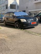 Toyota Avensis 2.2 D-CAT - Toyota Avensis aus 2005 mit Diesel-Antrieb