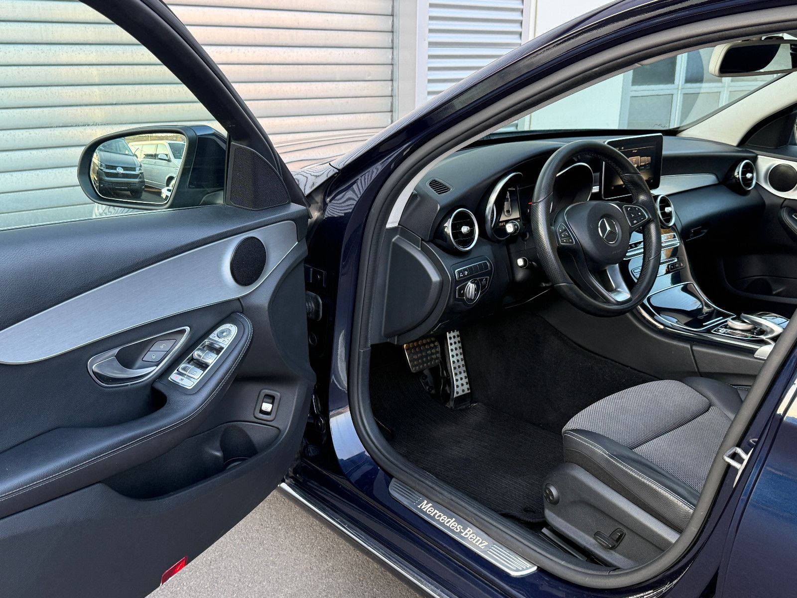 Fahrzeugabbildung Mercedes-Benz C 200 d Limo 9G-Tronic Avg GRA Pano 360°Kamera