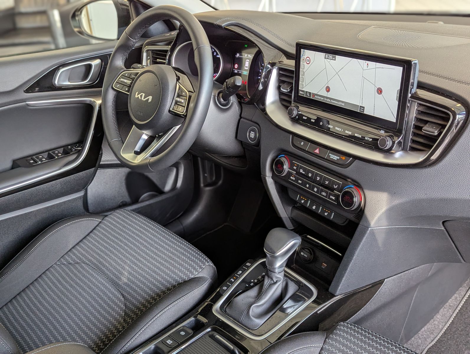 Fahrzeugabbildung Kia cee'd Sportswagon 1.5 Ultim Style-Pak JBL ACC 7J