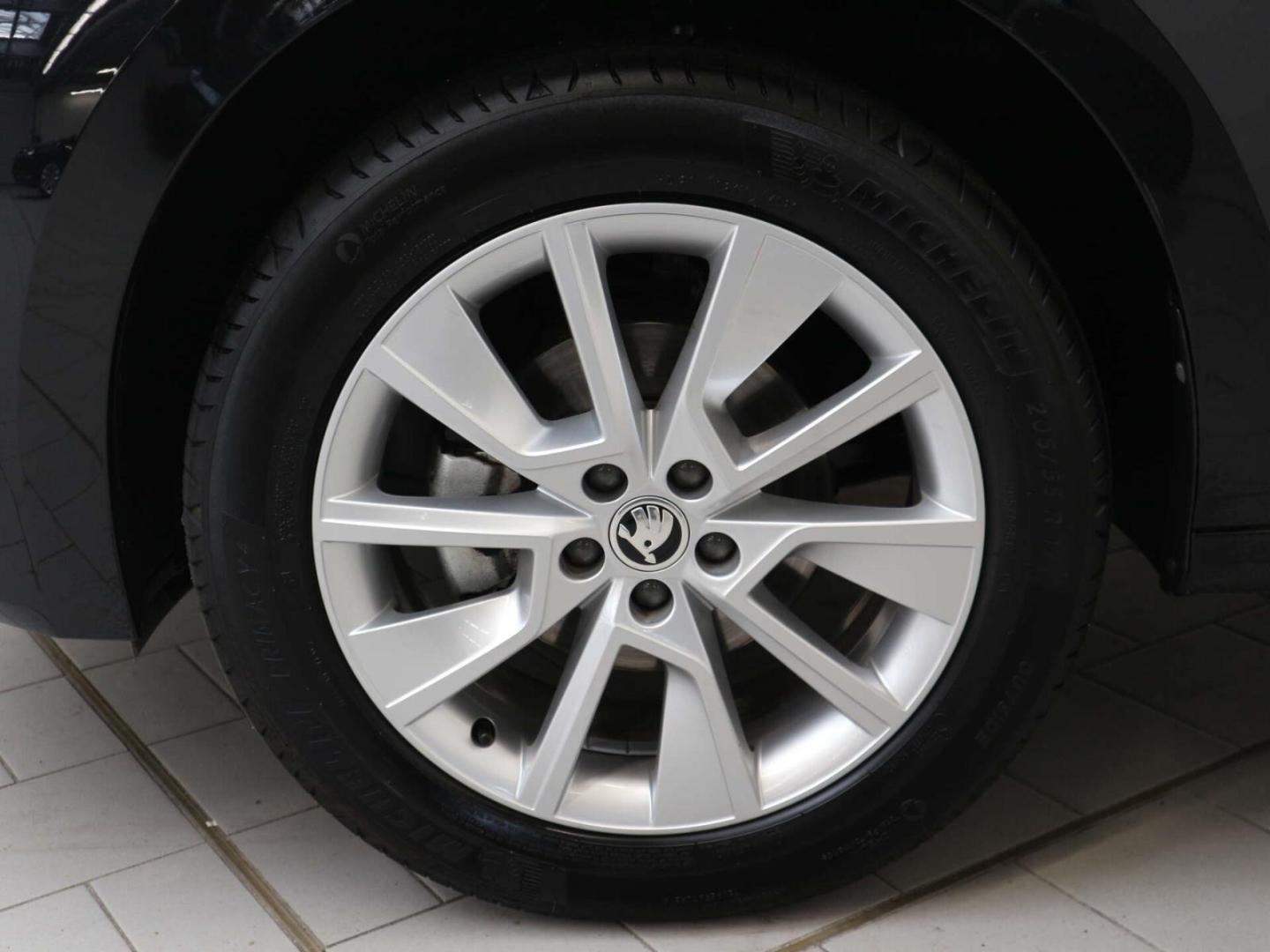 Skoda Kamiq 1.0 TSI Tour 6-Gang LED/NAV/DC/RFK/PDC/SH, миниатюра 16