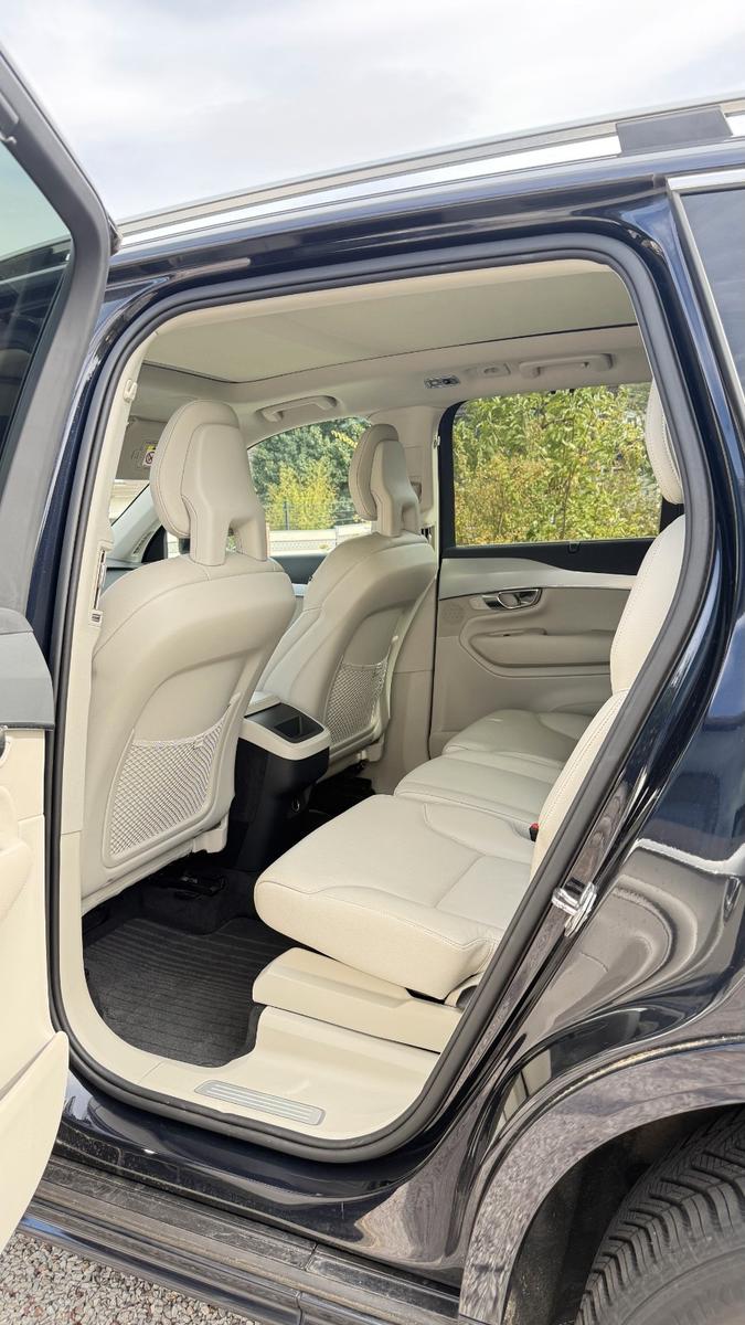 Volvo XC90 D5 AWD Momentum / Luftfederung, AHK, MwSt