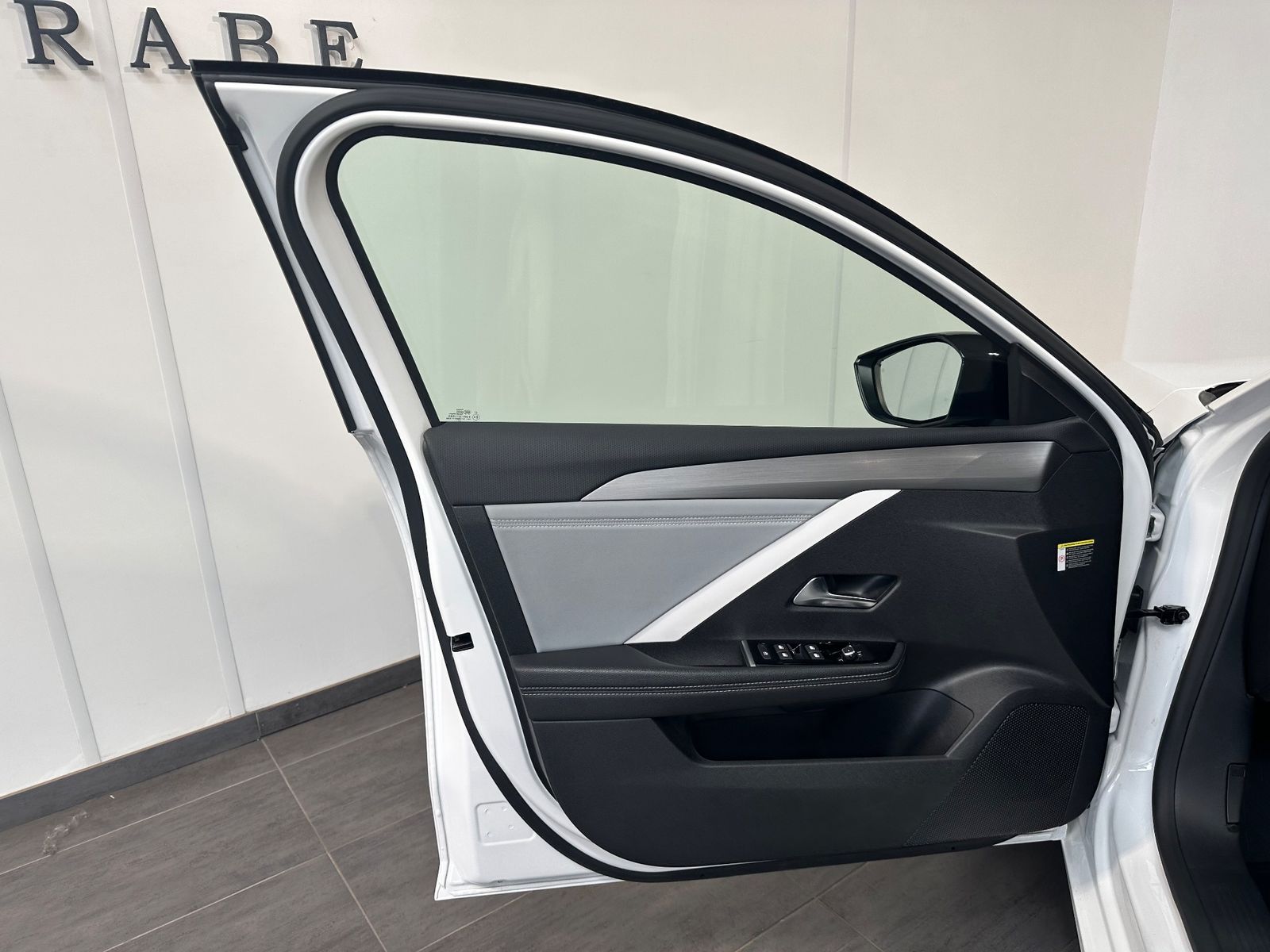 Fahrzeugabbildung Opel Astra Sports Tourer 1.5 D Business Elegance NAV