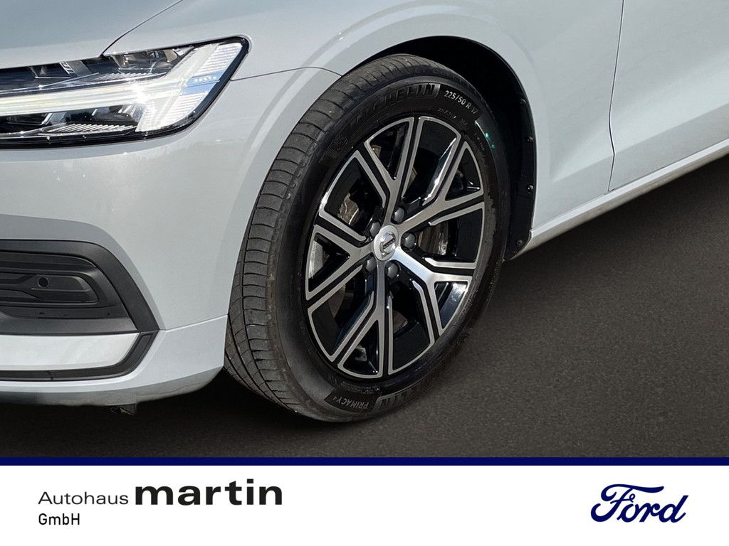 Fahrzeugabbildung Volvo V60 Kombi 2.0 Core PDC KAMERA NAVI W-LAN LED