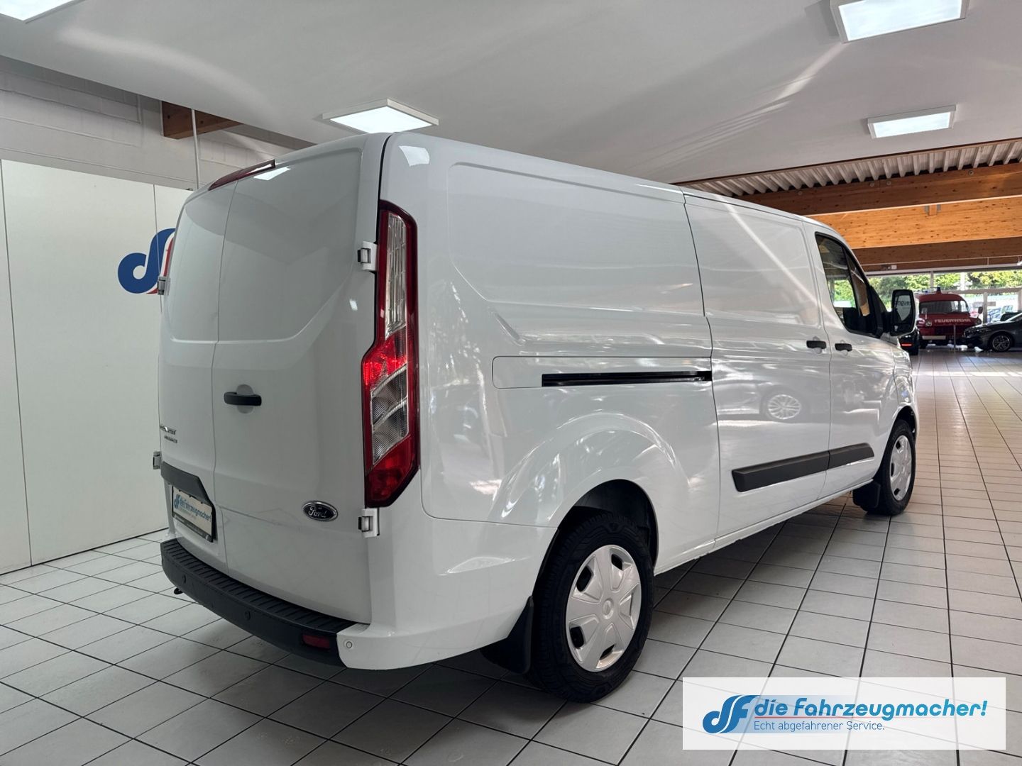 Fahrzeugabbildung Ford Transit Custom Kasten 320 L2 Trend 2.0 TDCi EU6d