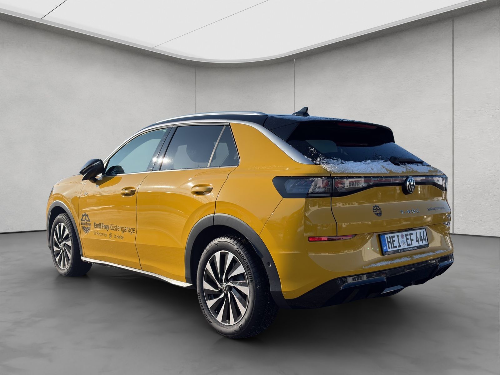 Volkswagen T-Roc R-Line 1.5 l DSG SHZ BLACK STYLE Pano L foto 3