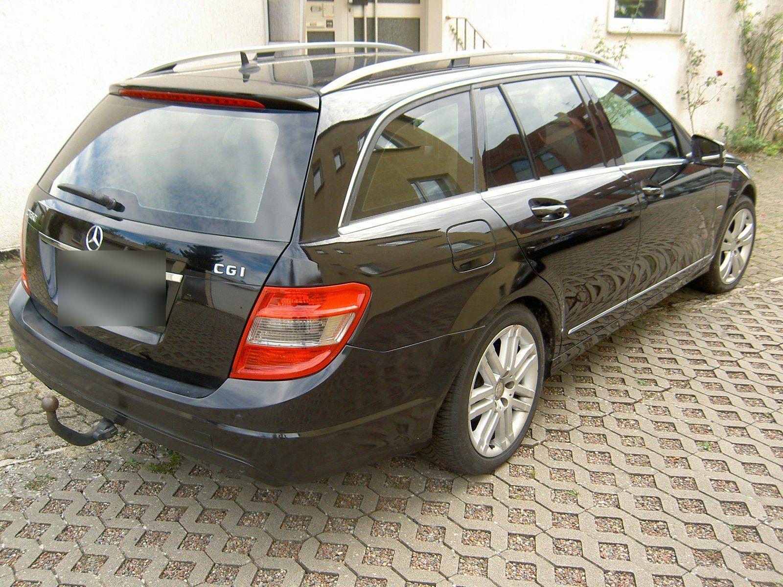 Mercedes-Benz E200 2011 — салон