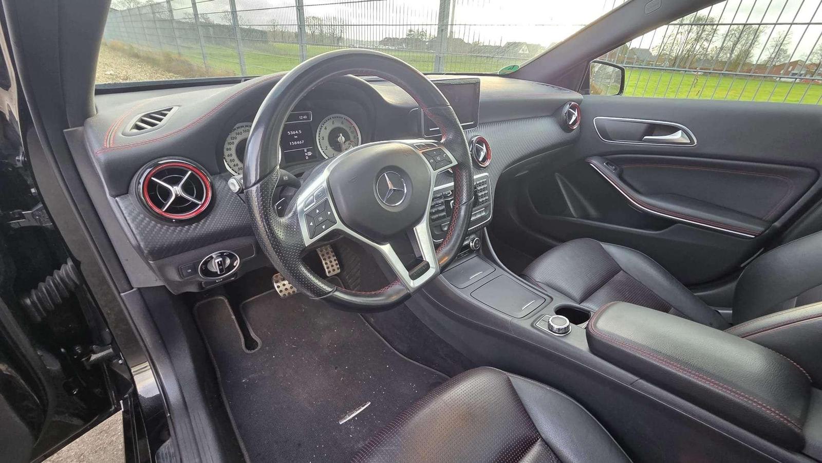 Mercedes-Benz A 250 A 250 Sport AUT Panorama DISTRONIC LEDER