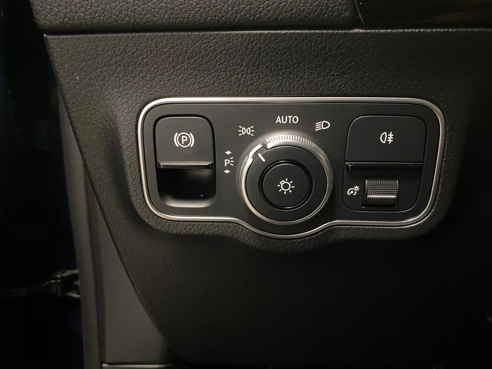 Fahrzeugabbildung Mercedes-Benz B 180 1.3 PROGRESSIVE+NAVI+ALLWETTER+KAMERA+ADVA