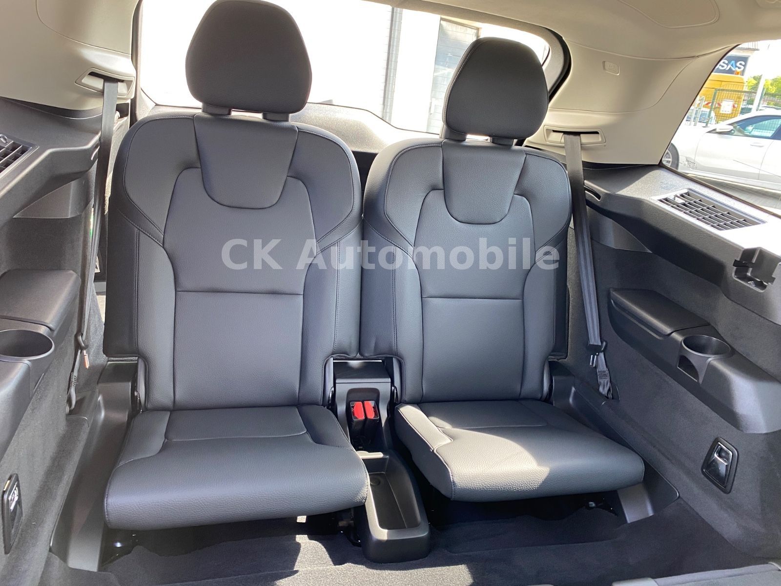 Fahrzeugabbildung Volvo XC90 T8 Core Recharge Plug-In Hybrid AWD/7 Sitze