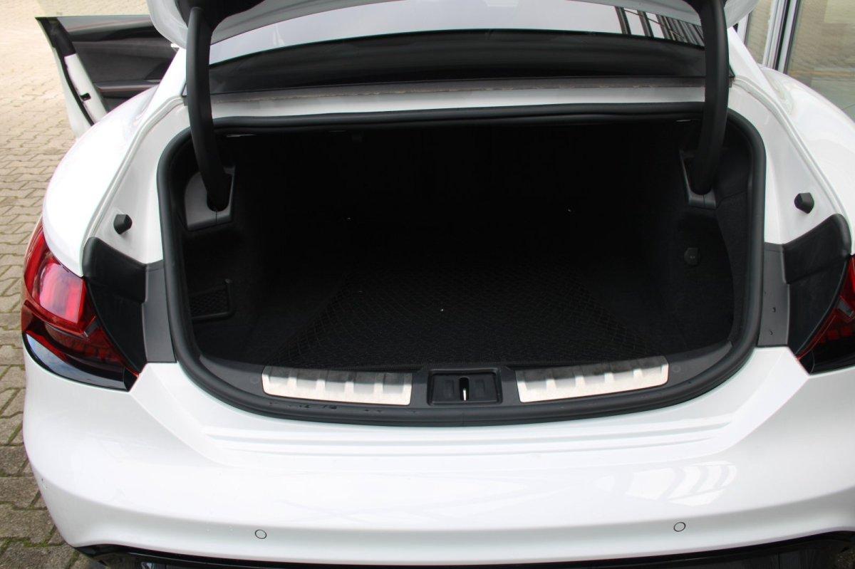 Audi e-tron RS GT quattro Carbon Matrix Top-View Pano