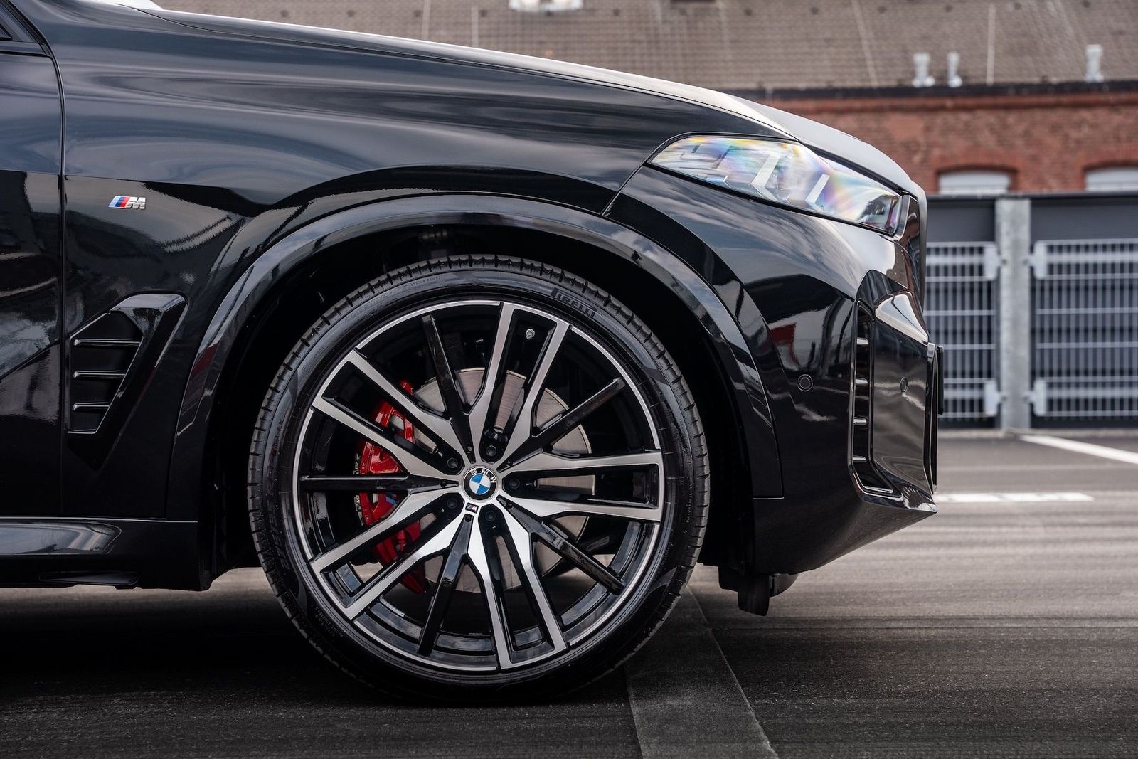 Fahrzeugabbildung BMW X5 40d xD M-SPORT PRO|AHK|MASSAGE|LIFT|CARBON
