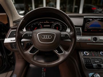 Audi A8 - 12
