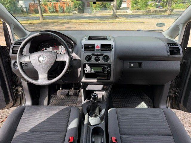 Volkswagen Touran 2009 — photo 11