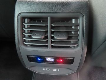 Fotografie 11 des Seat Leon FR 1.5 eTSi DSG LED Navi `18 Dynamic