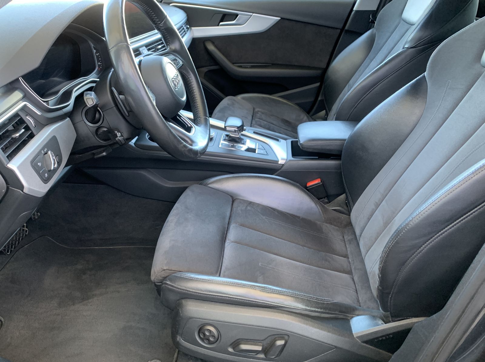 Fahrzeugabbildung Audi A4 2.0 TDI*Sport*Matrix*STHZ*Digital*Memory*Lane