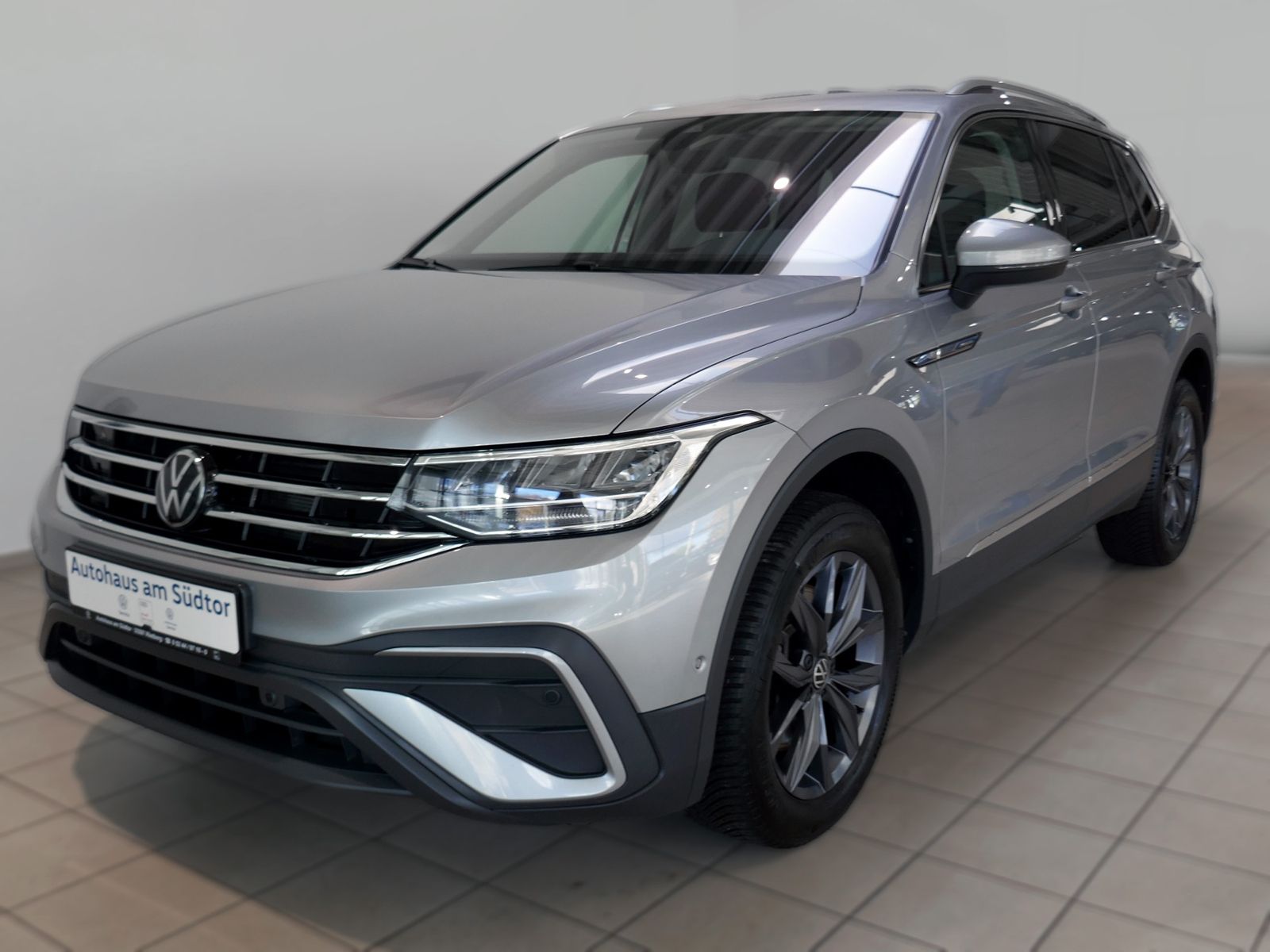 Fahrzeugabbildung Volkswagen Tiguan Allspace MOVE 4M 2.0 TDI DSG LED AHK RFK