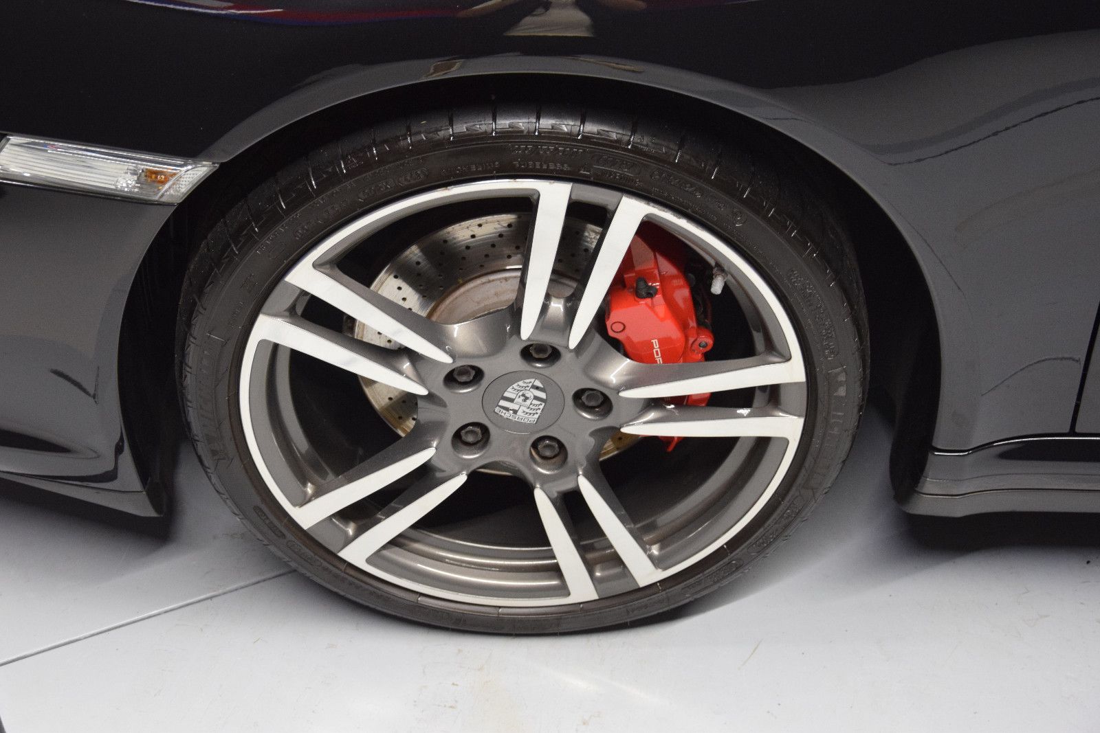 Fahrzeugabbildung Porsche 911 Carrera 4 S Coupe Leder Navi PDC SSD 19 ``