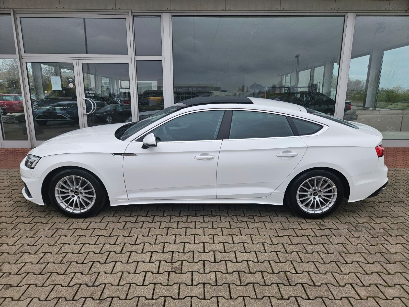 Audi A5 Sportback 35 TFSI PANO AHK NAVI foto 3