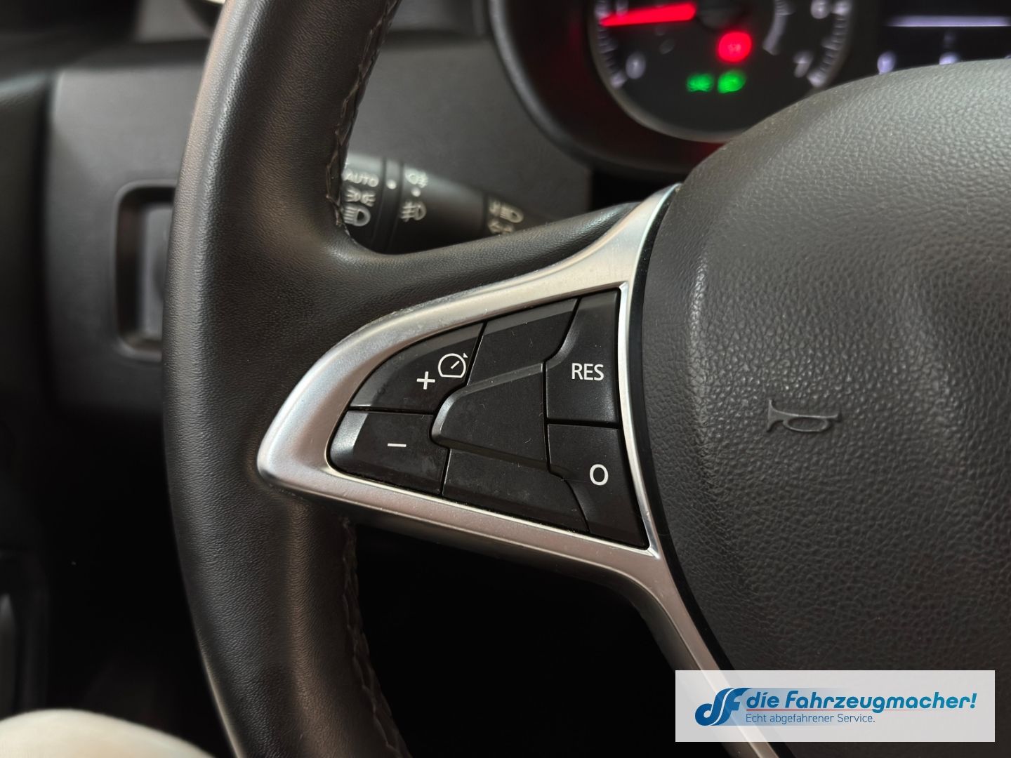 Fahrzeugabbildung Dacia Duster II Prestige 4WD Navi ACC Apple CarPlay An