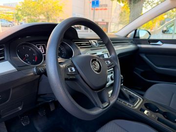 Volkswagen Passat Variant - 11