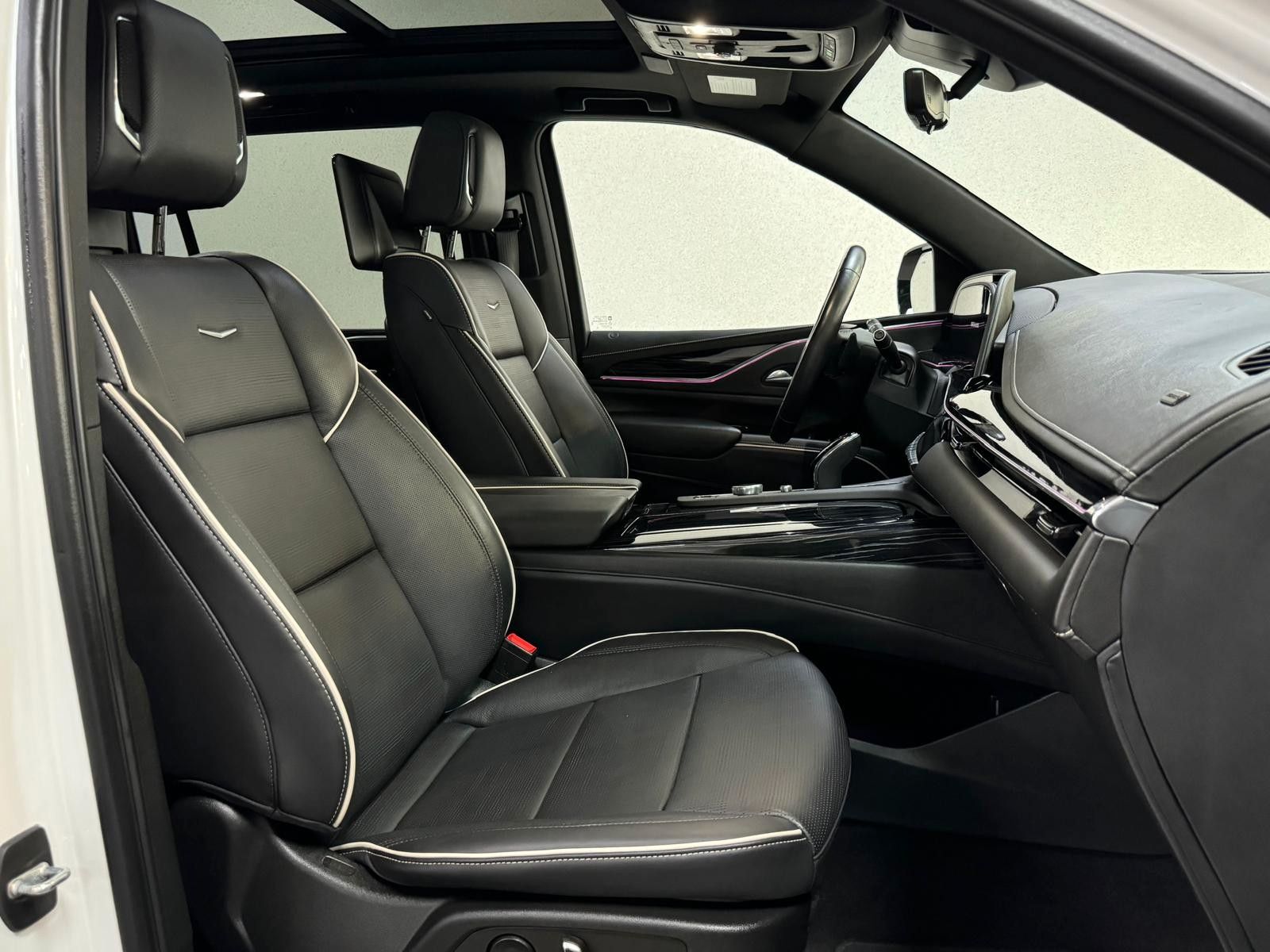 Fahrzeugabbildung Cadillac ESCALADE ESV SPORT 6.2 V8